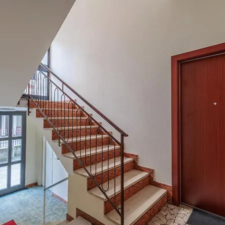 Guesthost - La Terrazza Di Mamma דירה